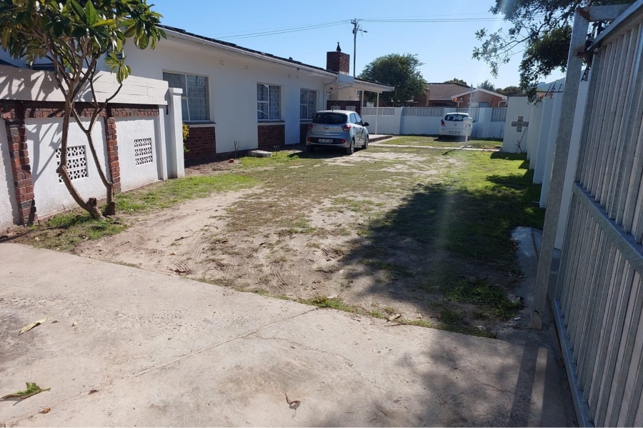 7 Bedroom Property for Sale in Parow Valley Western Cape